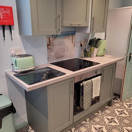 No 25, Guisborough, Ground Floor For 2 * Guisborough
