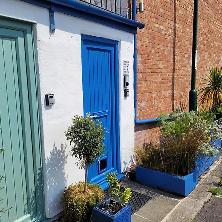 No 25, Guisborough, Ground Floor For 2 Apartment